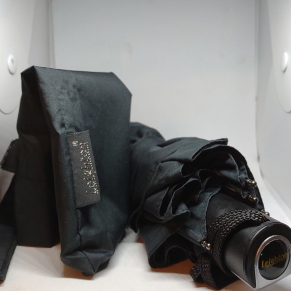 New LEIGHTON UMBRELLA Folding Auto Open Black w/ Slip Case - Concordia - Picture 5 of 7